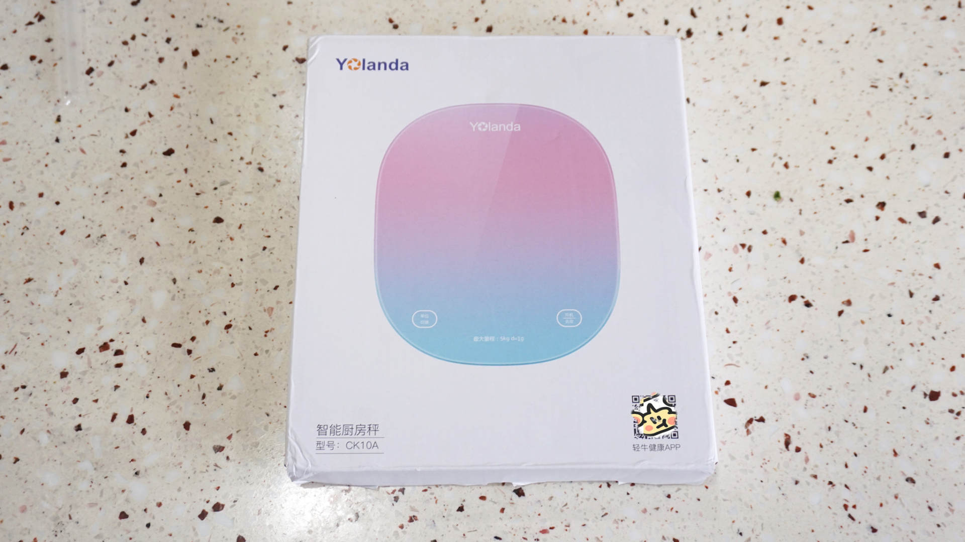 厨房秤也玩黑科技，除了称重，还能分析热量和营养成分