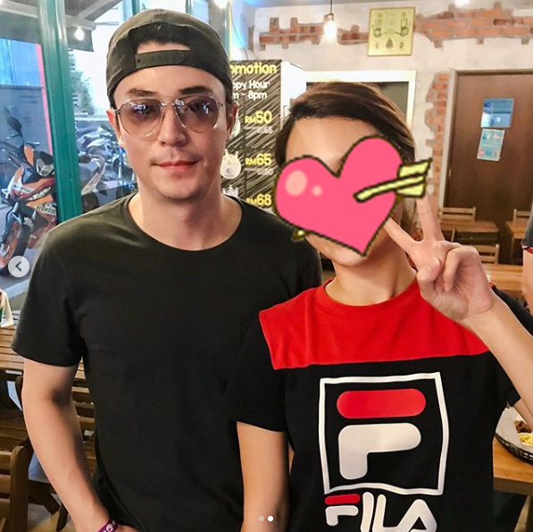 林心如分享最幸福的事，看霍建华和女儿入眠，自己在一旁喝酒追剧