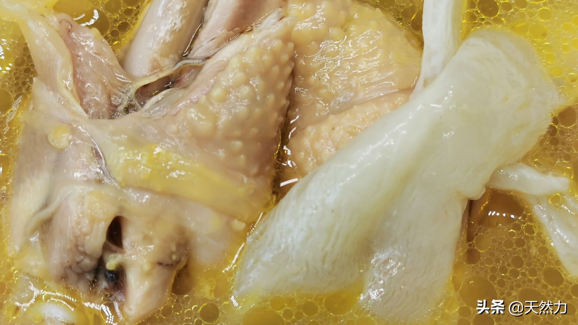 What ingredients are in the chicken soup are delicious and nourishing