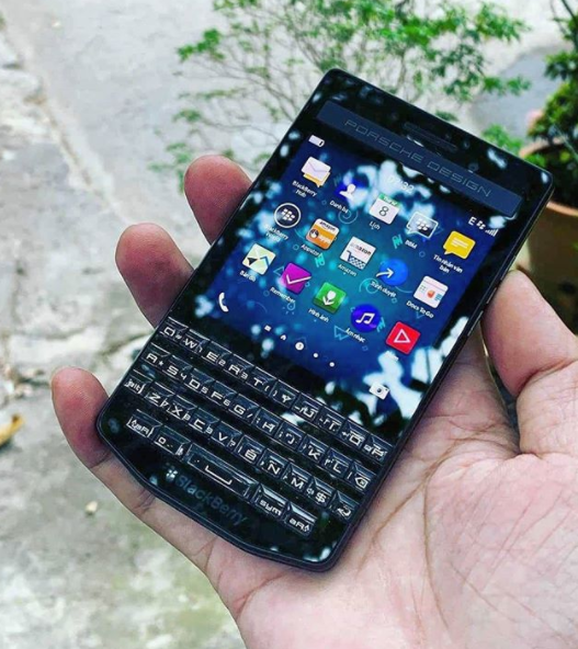 历数BlackBerry黑莓那些日子标配高价位的手机上