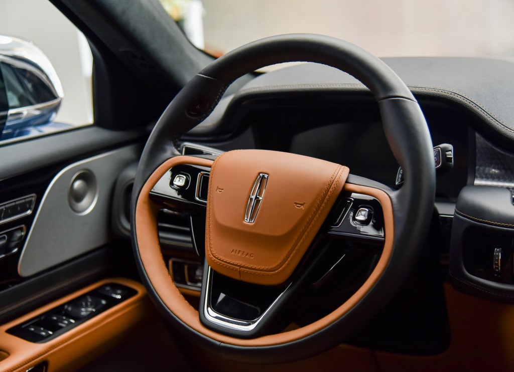 車長5.08米！全系V6發動機，50.98萬起售，林肯飛行家到底如何？