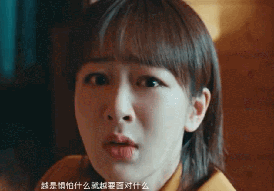 Yang Zi's latest picture is blessed, the apple muscle is bulging and