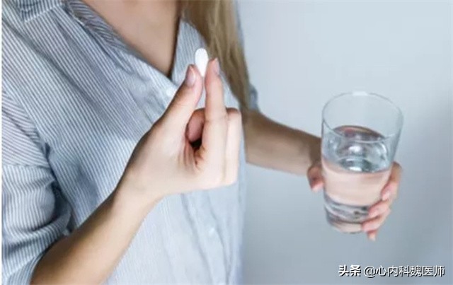 降压药苯磺酸氨氯地平副作用多？掌握4点用药常识，血压稳人长寿