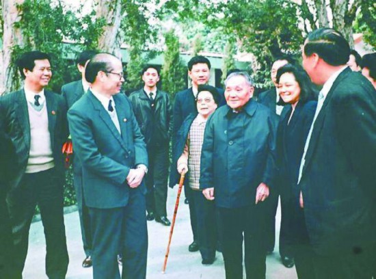 深圳奇迹是谁创造的？当年4个经济特区，为什么只有深圳走出来？