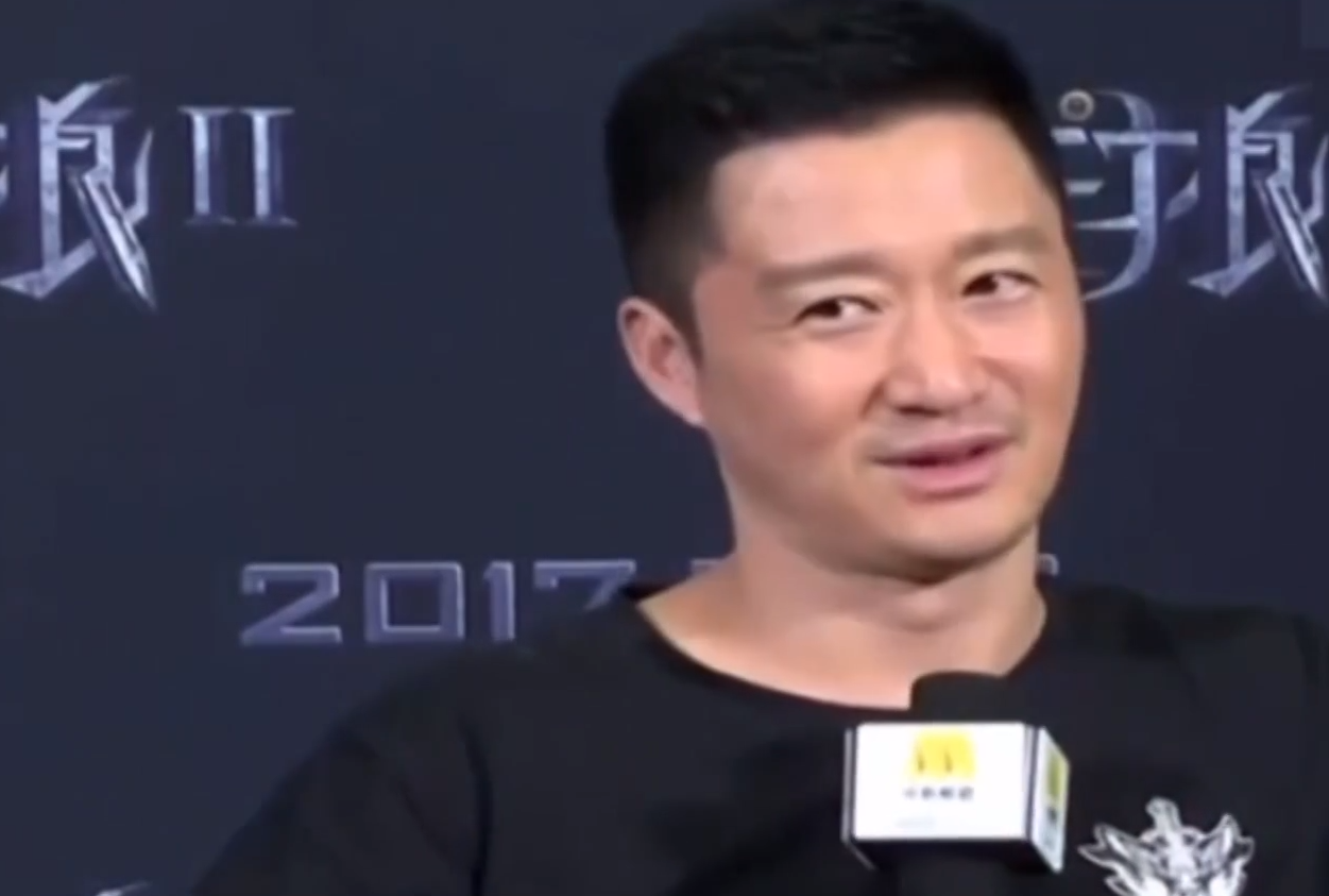 吴京的“间歇性”人设崩塌，有人怒骂：真爱国