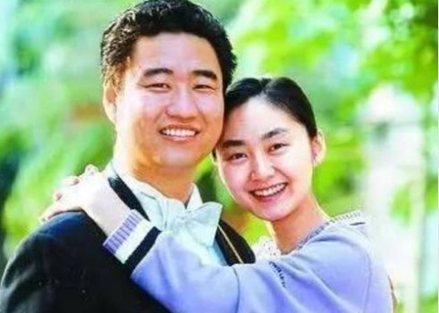 丛飞：一生救助183个贫困儿，和妻子双双早逝，留下年仅5岁的女儿