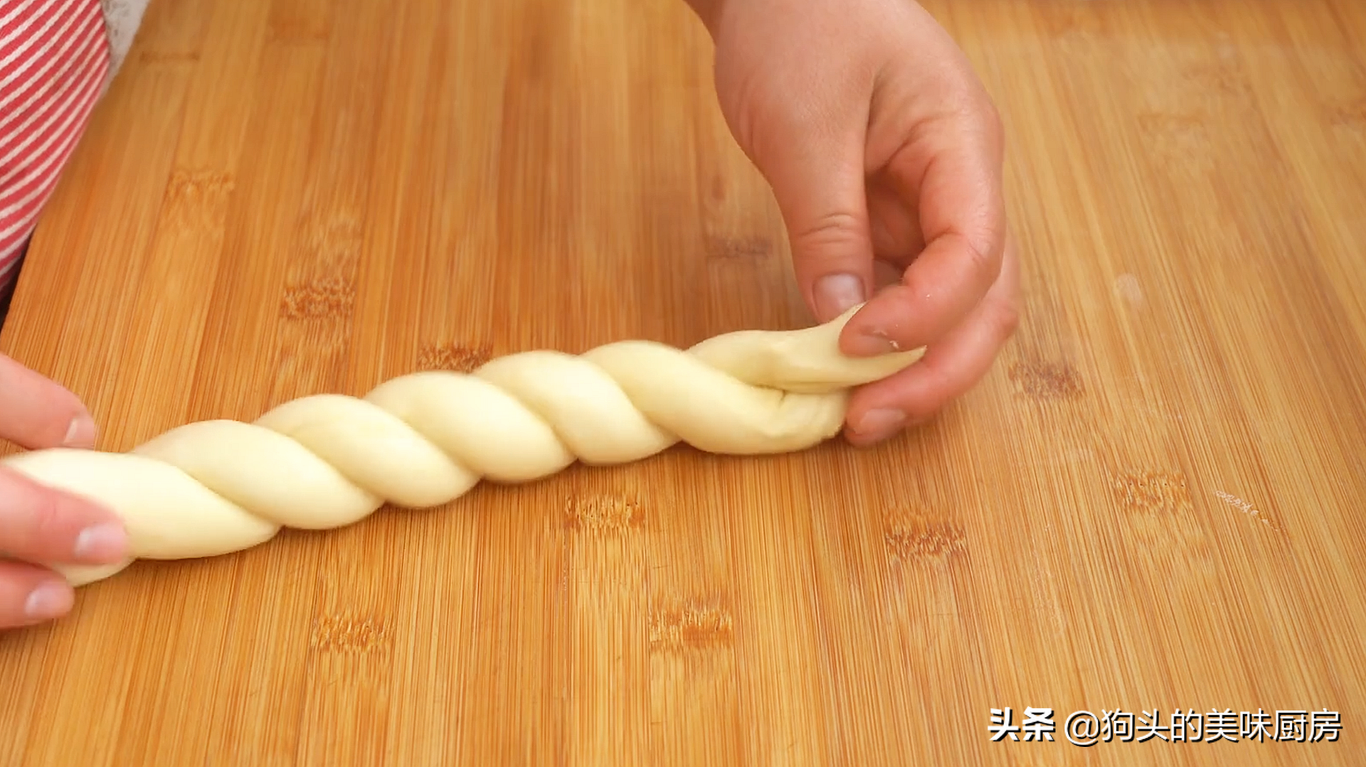 最近酸奶大麻花火了，做法配方告訴你，外酥裡軟，口口爆漿