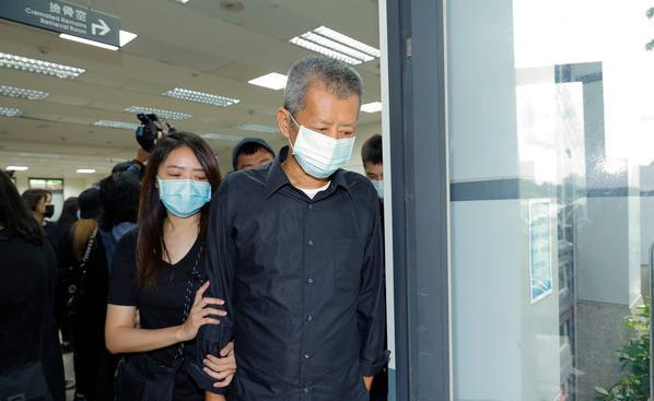 黄鸿升妹妹义卖哥哥遗物，将悉数捐赠医院，要让小鬼的爱延续