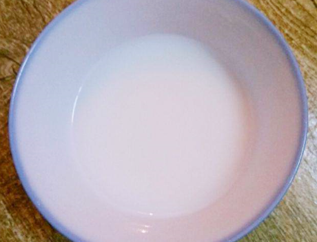 图片[2]-原来凉粉做法如此简单 1碗淀粉6碗水 上锅一熬 晶莹还嫩滑-起舞食谱网
