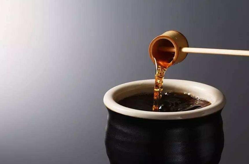 The fish bone stuck in the throat. The guy died 3 days later. Doctor