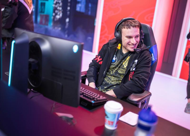 Perkz AD is easier than mid laner!Ruler is the best AD I have ever