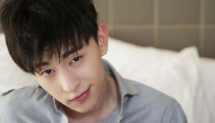 邓伦在走红后抛弃了演戏，选择了综艺，现在一