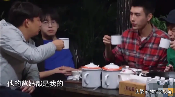 黄磊在综艺里表现是不妥，但不至于人品出问题