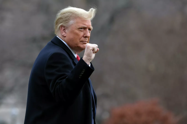 美15州联手！警告白宫人员保留“犯罪证据”，特朗普这次难逃一劫