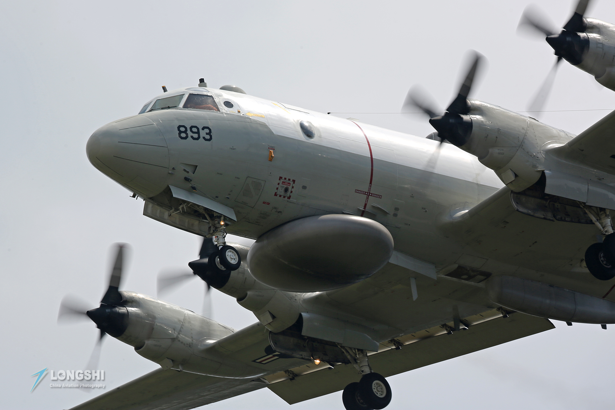 �������岻�ϣ������Ҷ��֣���ž����ߴ��ߴ磬��������ҪĿ��