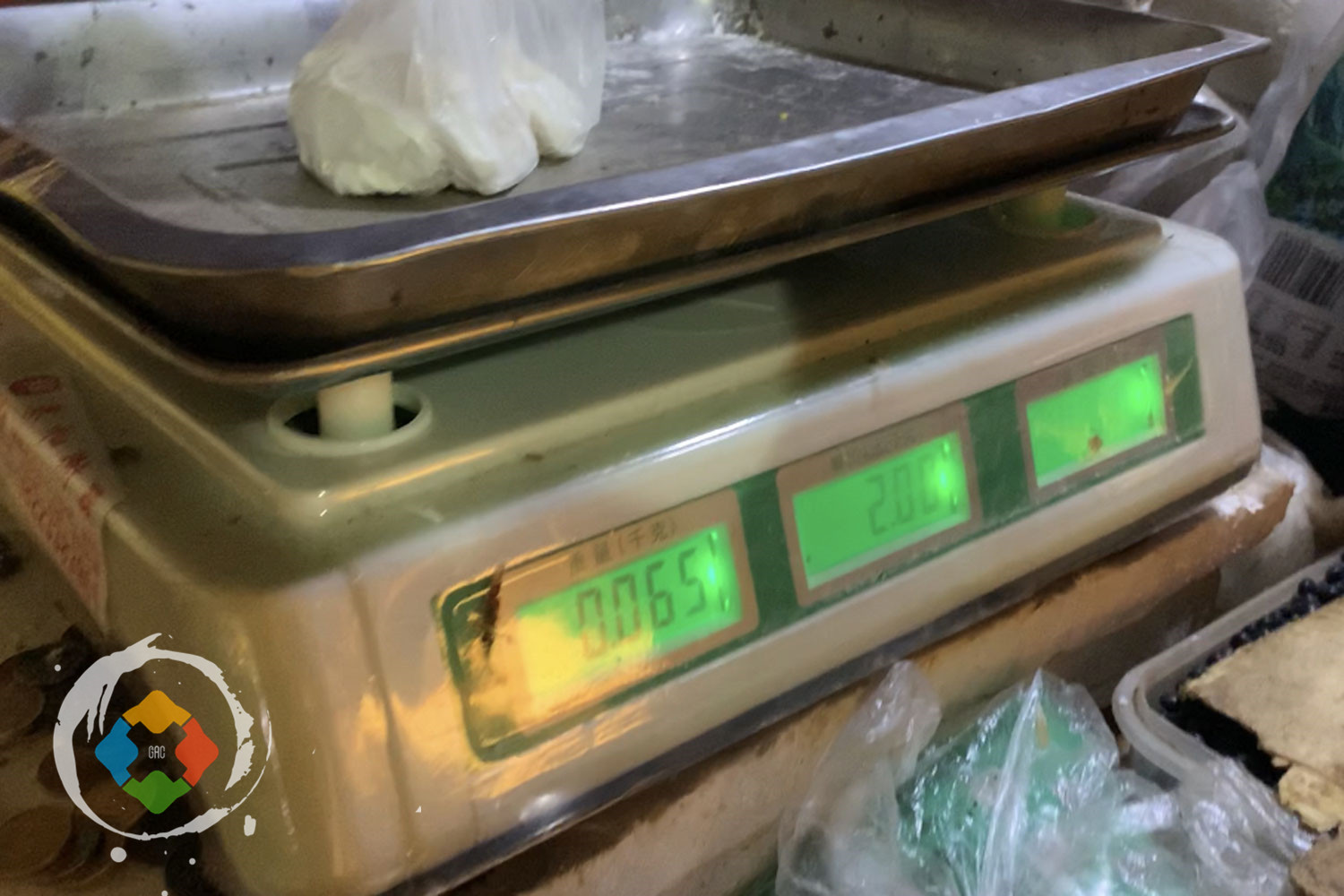 重庆路边摊为何消失？小贩不讲诚信，6块钱的麻糖都缺斤少两