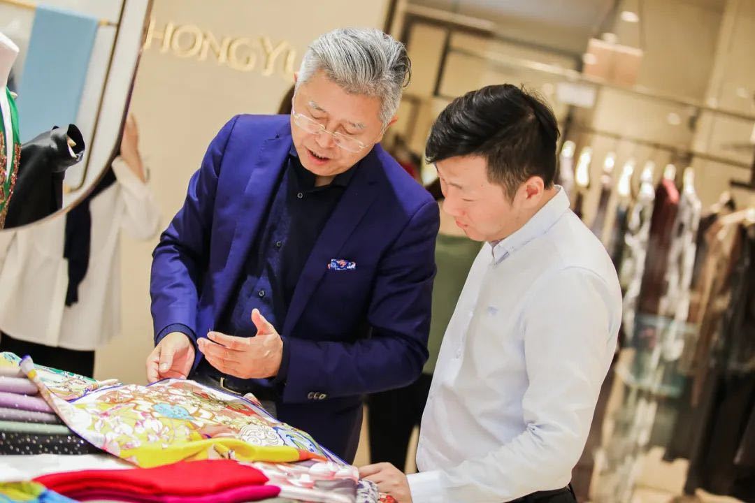 嫵WOO：让东方女人流动的妩媚之美引领时尚