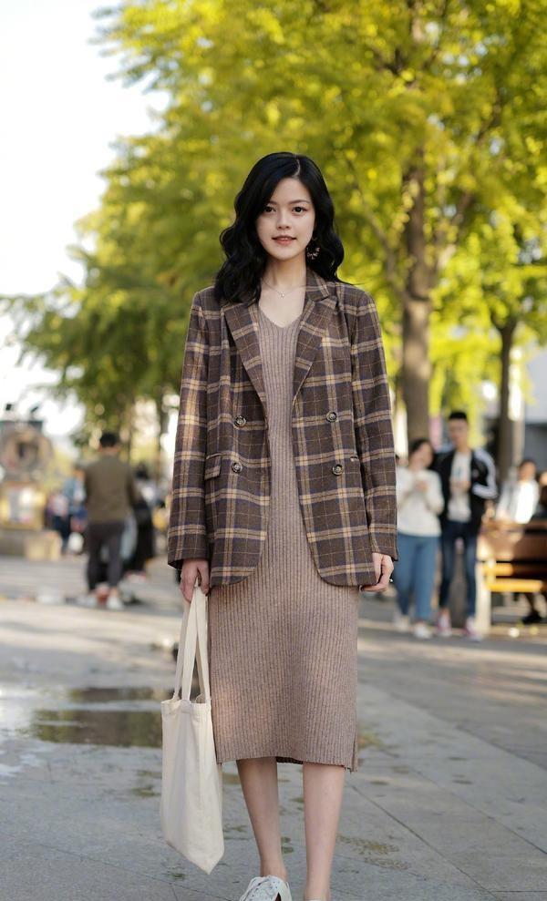 美女穿搭：迷茫时像一只漂泊太久的船，彼岸浓