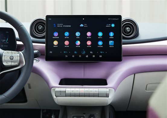 “十万级纯电精品”比亚迪海豚上市