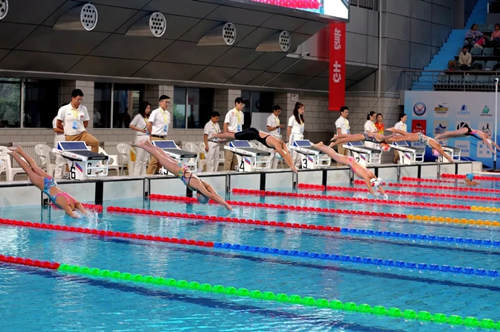 �������°���˫�� ������ȫ��ȫ�ˡ���ΧŨ��