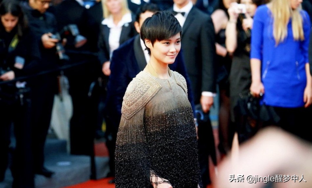 甜炸了！李宇春《一而再再而三地喜欢你》MV来袭