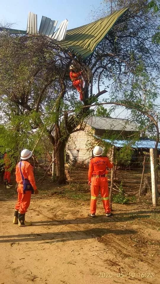 缅甸遭遇强风暴雨冰雹袭击，多个城市一片狼藉