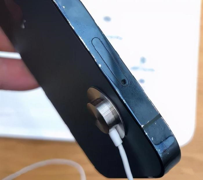 苹果回应iPhone 12消磁门，不走心的解决方案引网友非议