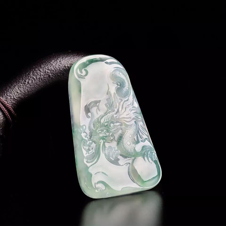鉴赏翡翠之龙