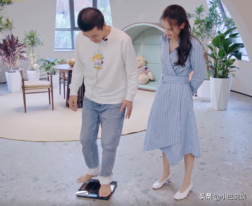 豪门不是一般人能都hold的，2件事暴露黄圣依的御夫手段不一般