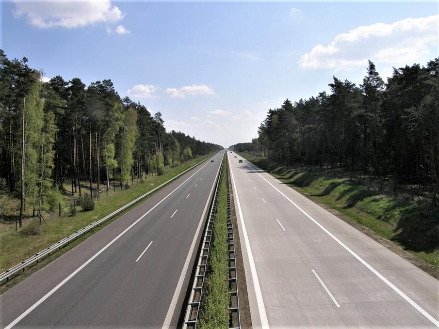 不限速是德国高速的骄傲，为何最近“限速”的呼声越来越高？