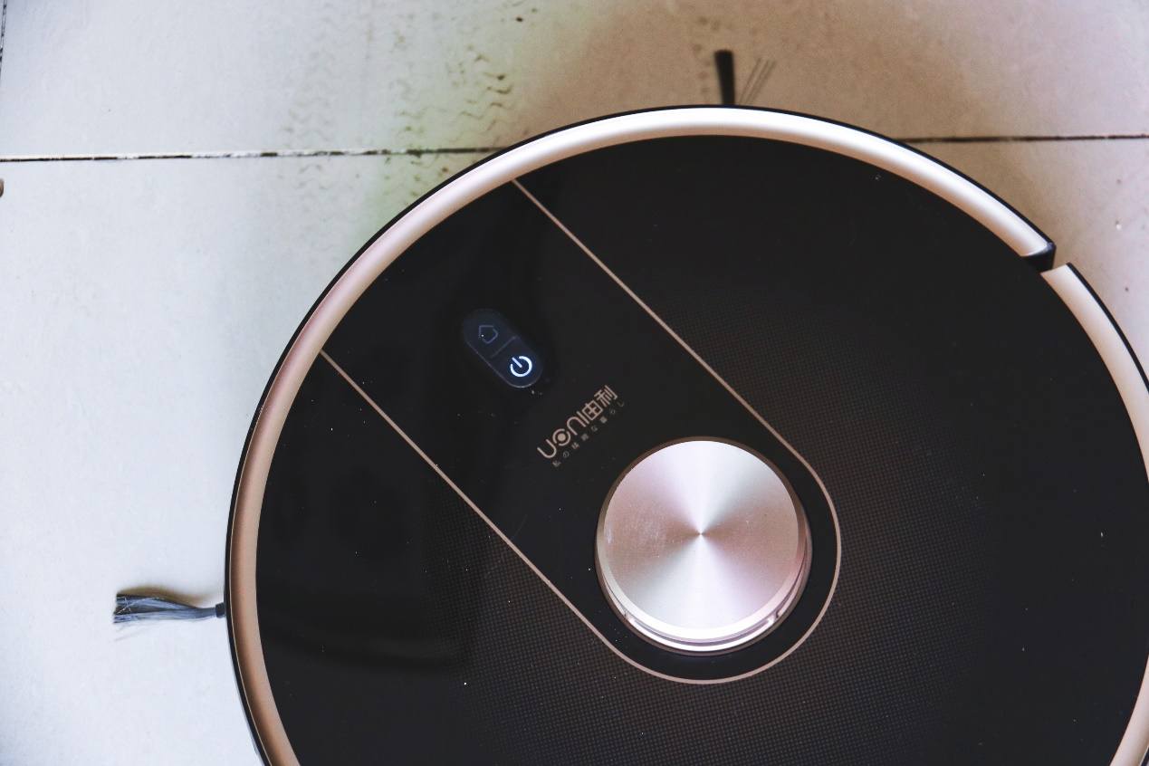 这个假期有规划：自动集尘更方便，由利V980 PLUS体验