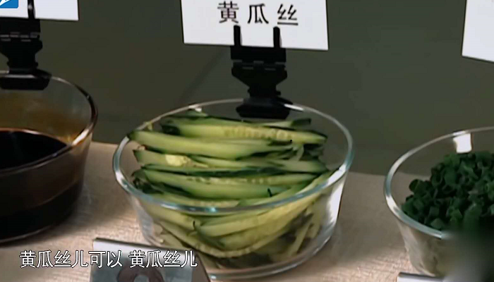 《奔跑吧》品尝自制黑暗料理，沙溢吃的最实在