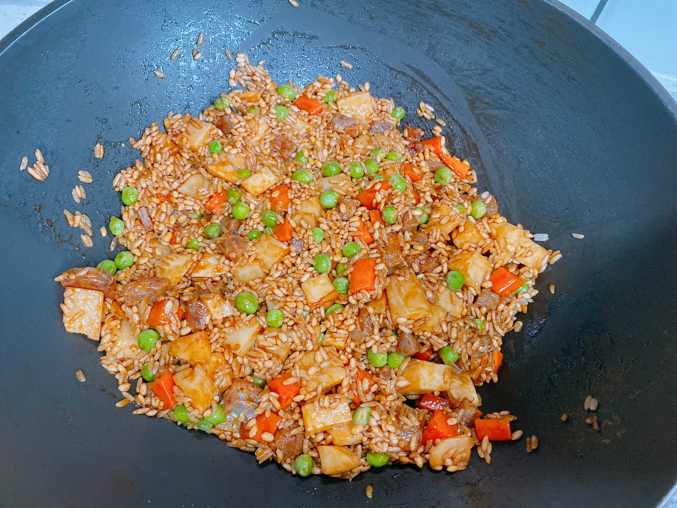 清明節限定美食，用2種春季特有食材燜一鍋飯，這才是春天的味道