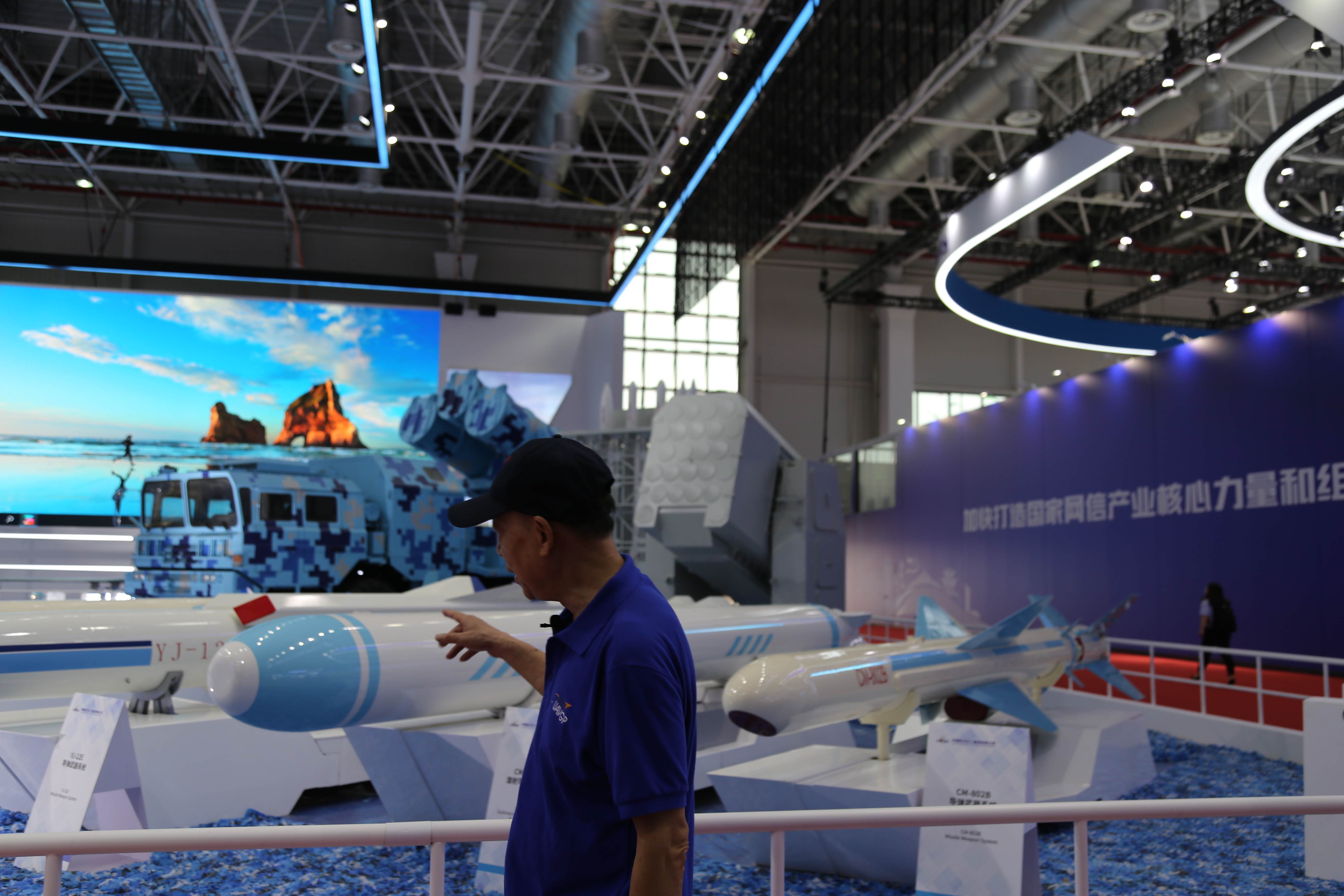 �麣��չ�������Ƽ�����ǰ�ڣ��������������Ϻ�̨�����£���Щ��������Ϊ����׼����