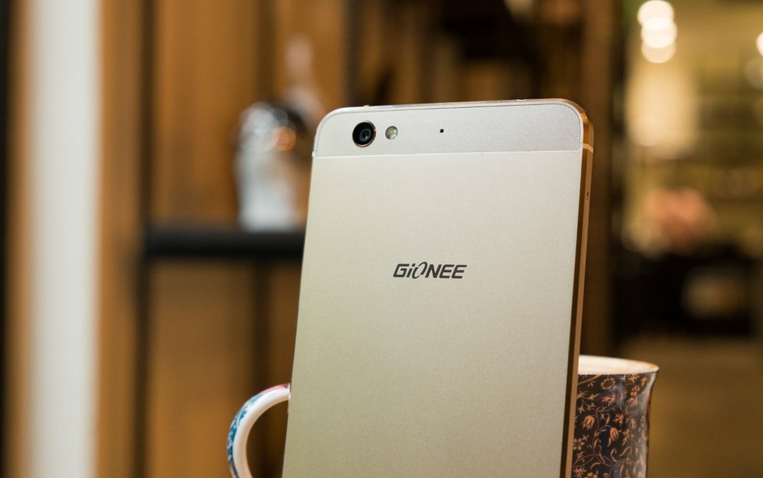 金立再度公布2款新手机，造型设计像极了 Redmi Note7 系列产品
