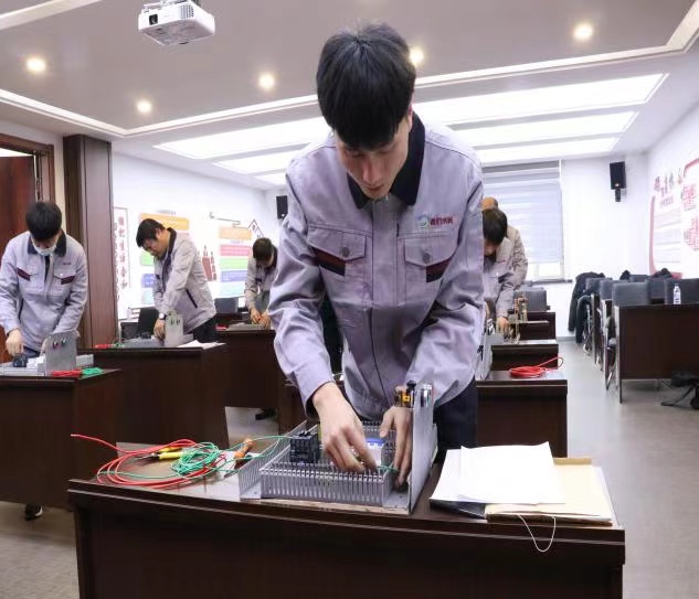 图们市首批“企业新型学徒制”培训班结业