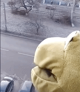 搞笑gif神评：一个人无聊起来什么都做得出来