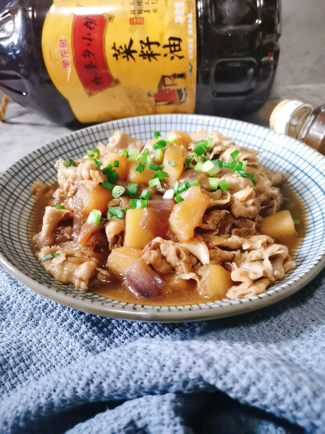 好吃上瘾的土豆肥牛卷，简单快手，鲜香下饭，家人都爱吃