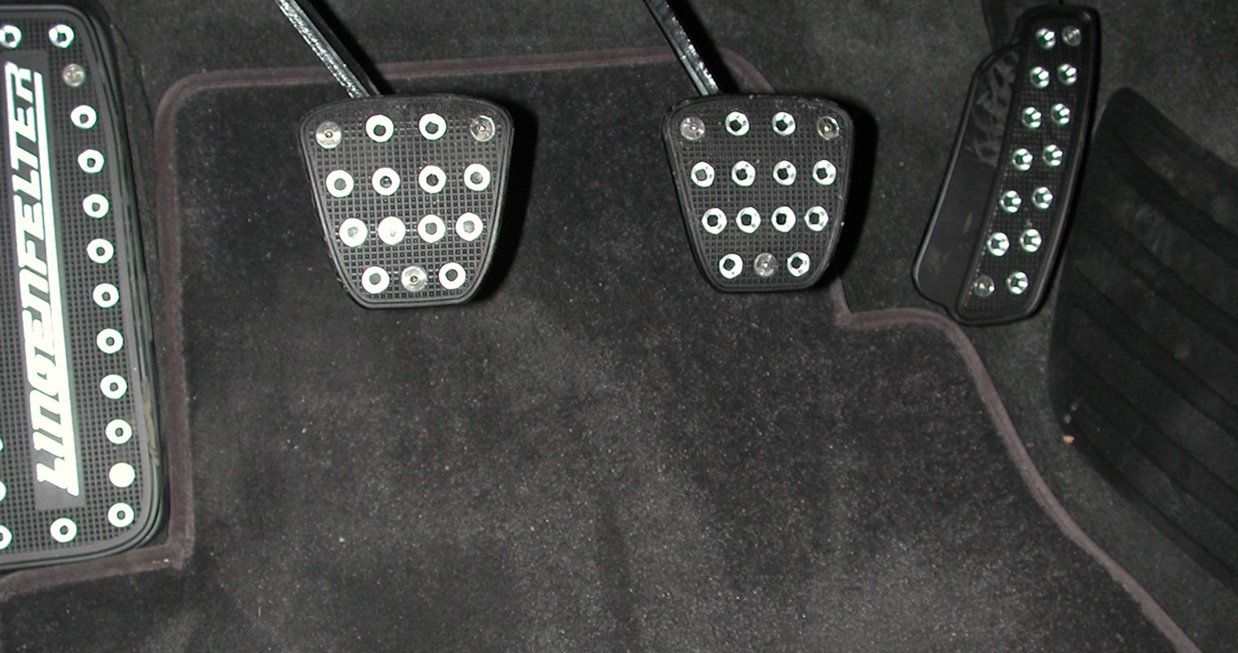 Severely step on the gas pedal or lightly step on the gas pedal, which