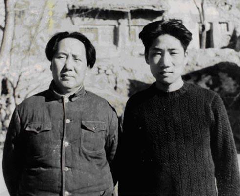 毛岸英：8岁生日失去母亲，新婚一年牺牲战场，