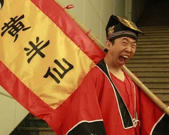 从数学只考9分，到一年录108档节目的红人，杨迪