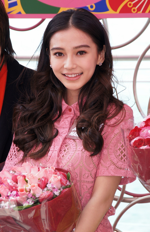 为什么吴京劝女孩子不要进娱乐圈？看到baby腰间