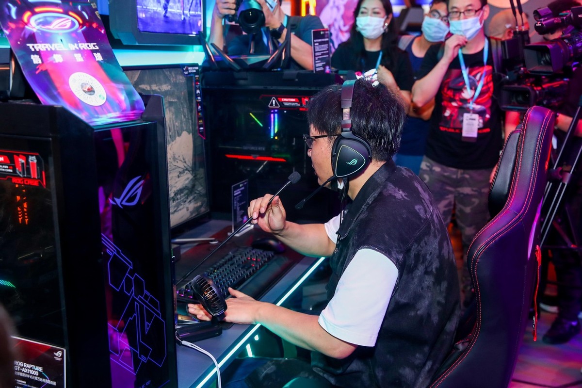 华硕主板燃爆BW2021 ROG信仰星球全程高能