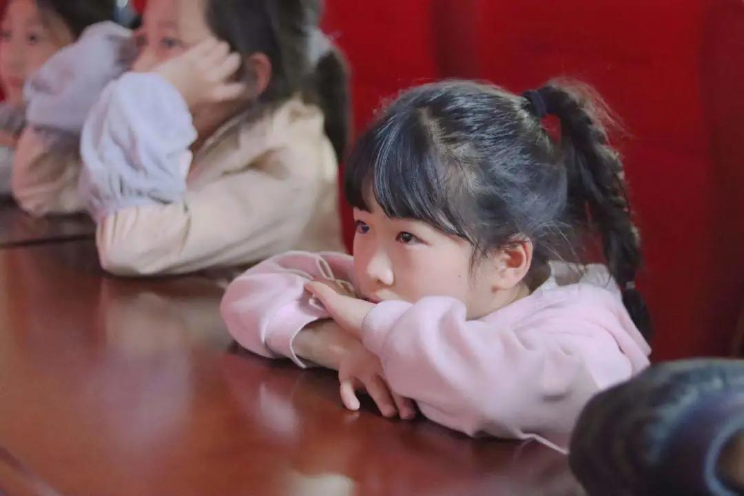 学习雷锋好榜样——成都市华阳中学附小开展爱国主义教育序列活动