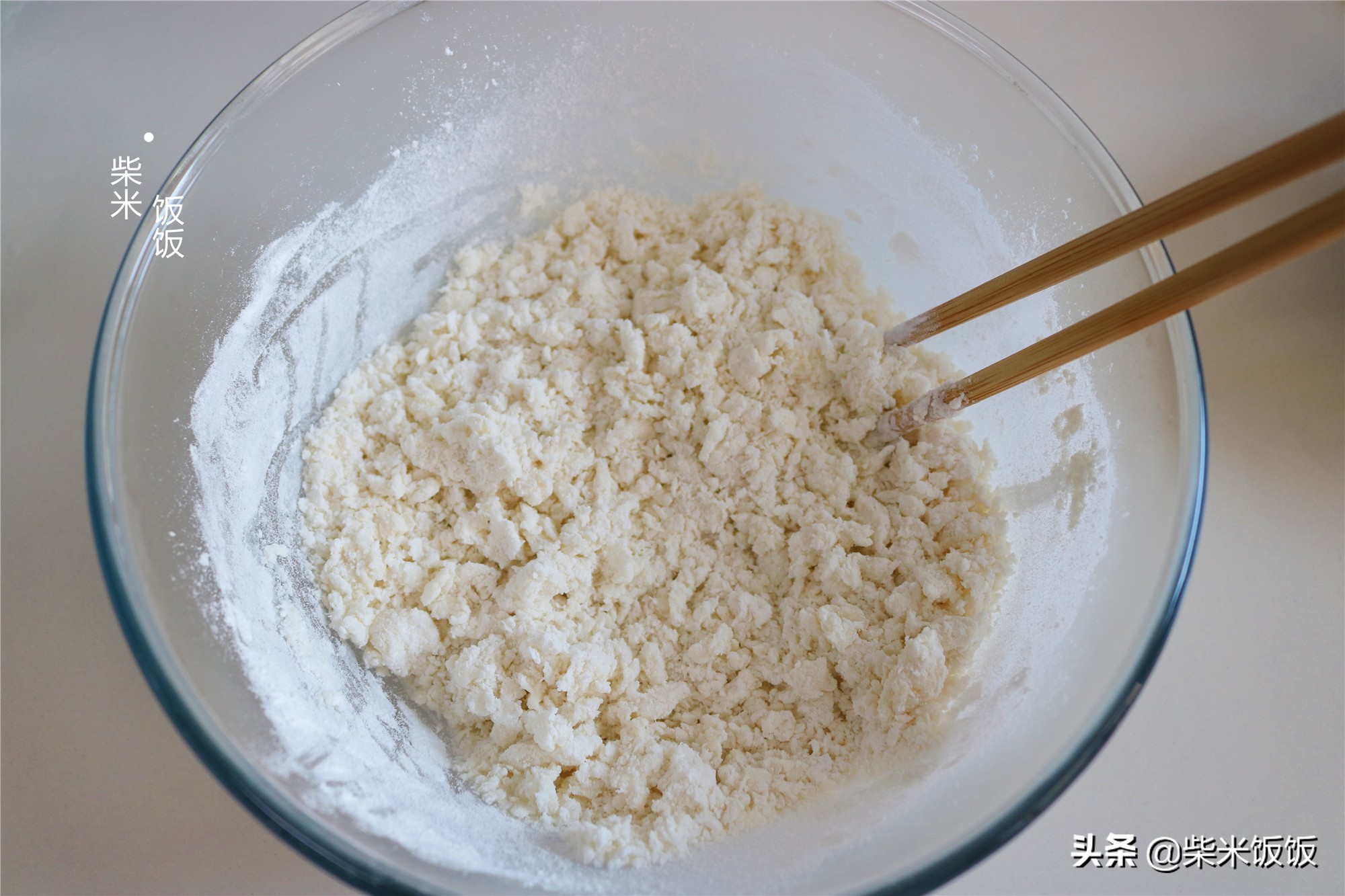 夏季玉米正鮮嫩，搭配這兩種麵粉烙餅，又香又軟，早餐吃很合適