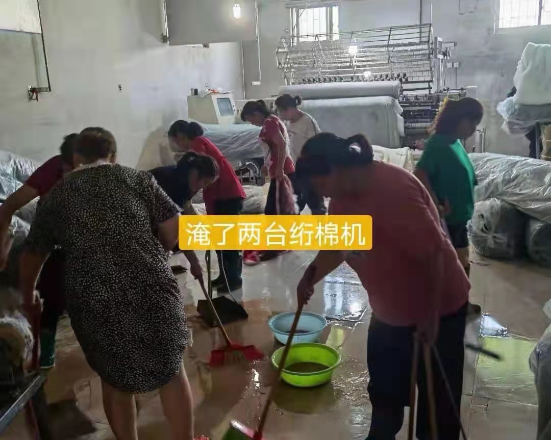 峪河四街服装厂：暴雨受灾后还力所能及捐赠物资帮助家乡共渡难关