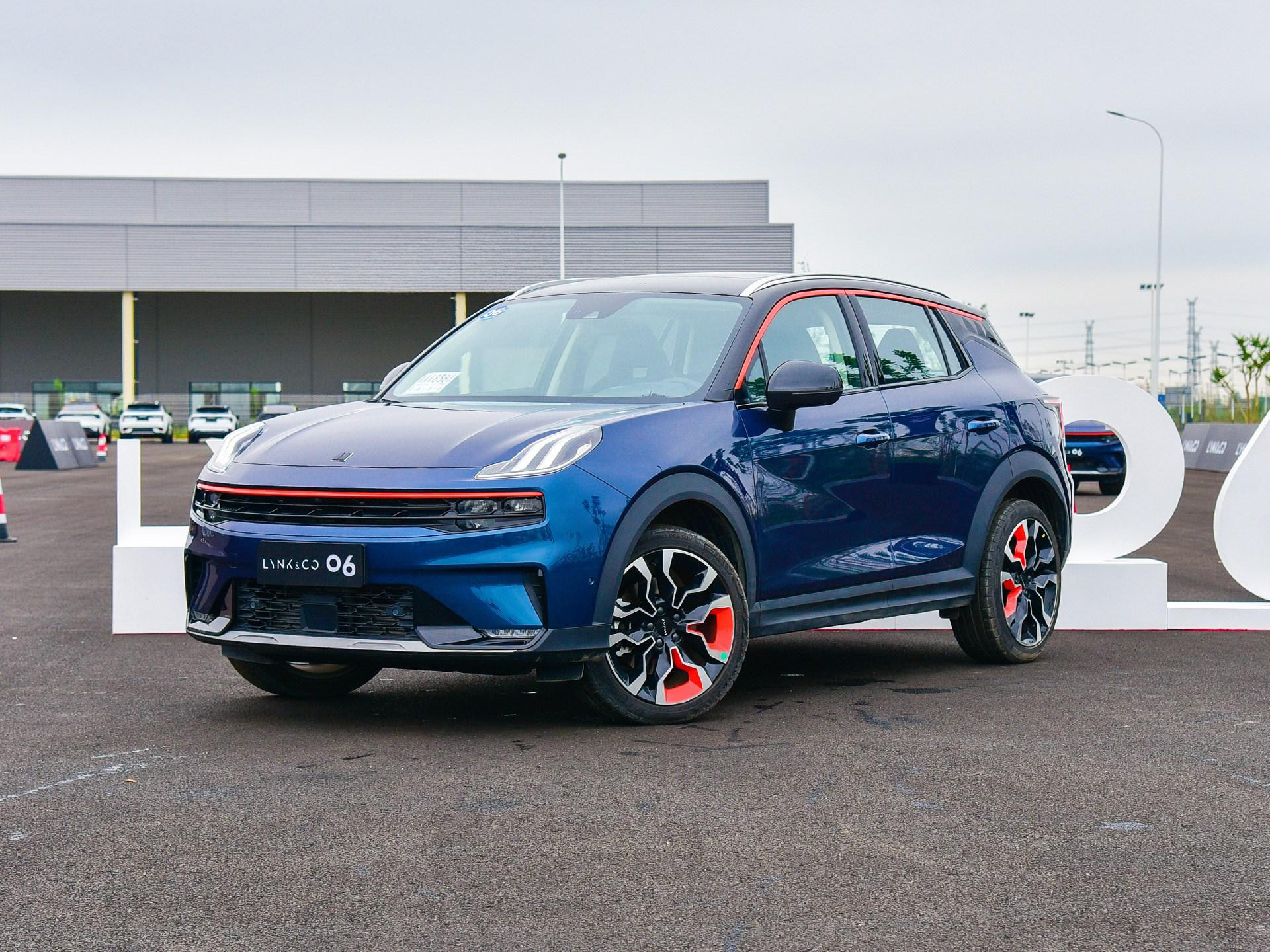 试驾领克06：上市不到3个月，交付量破10000台，它凭什么