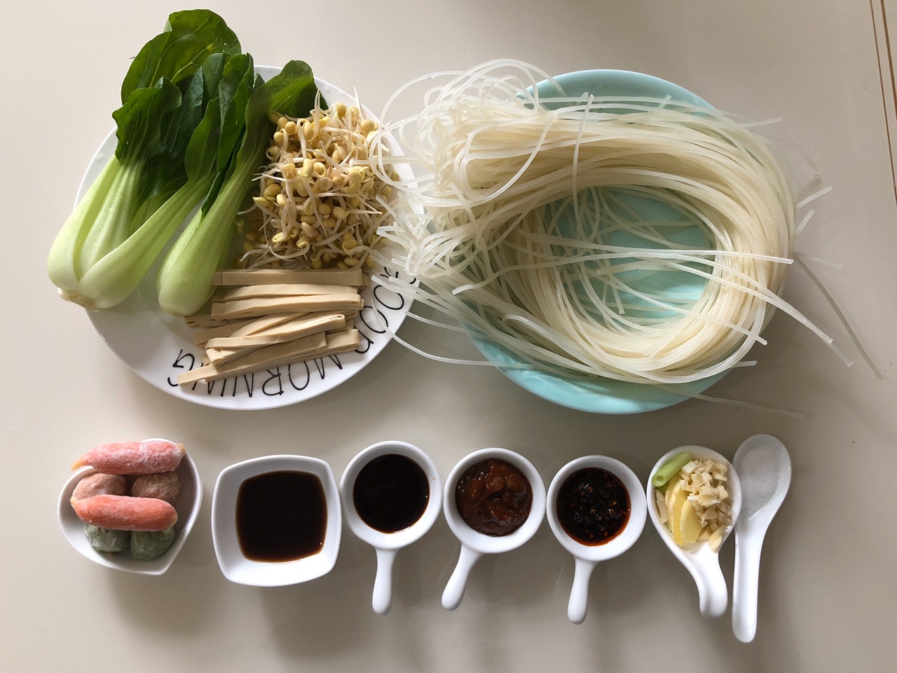 Casserole rice noodles can be done in 10 minutes, delicious and healthy, spicy and delicious than addictive