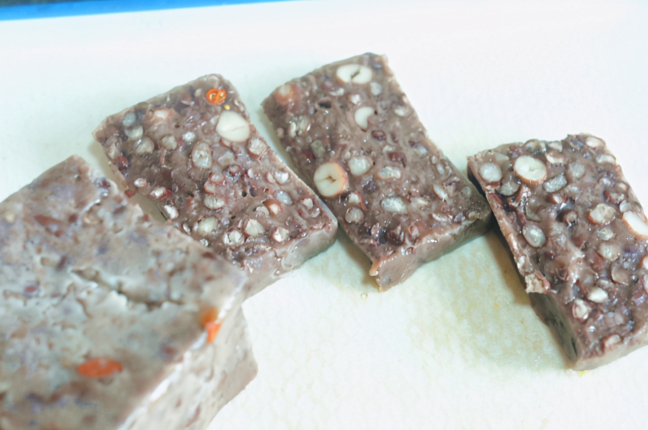 紅豆最過癮的吃法，不做丸子、不捏飯糰，軟嫩咸鮮，比糍粑香