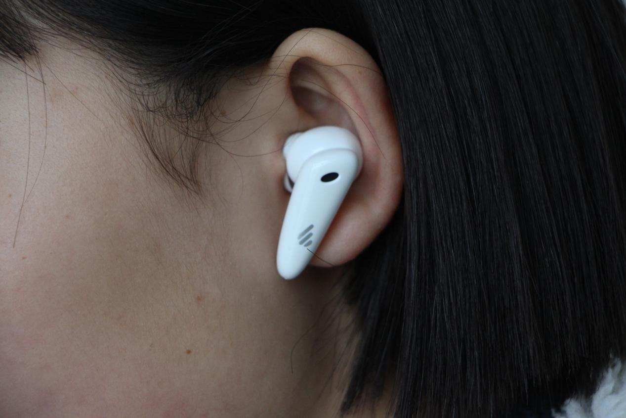 漫步者FunBuds蓝牙耳机：外观雅致，佩戴舒适且主动降噪